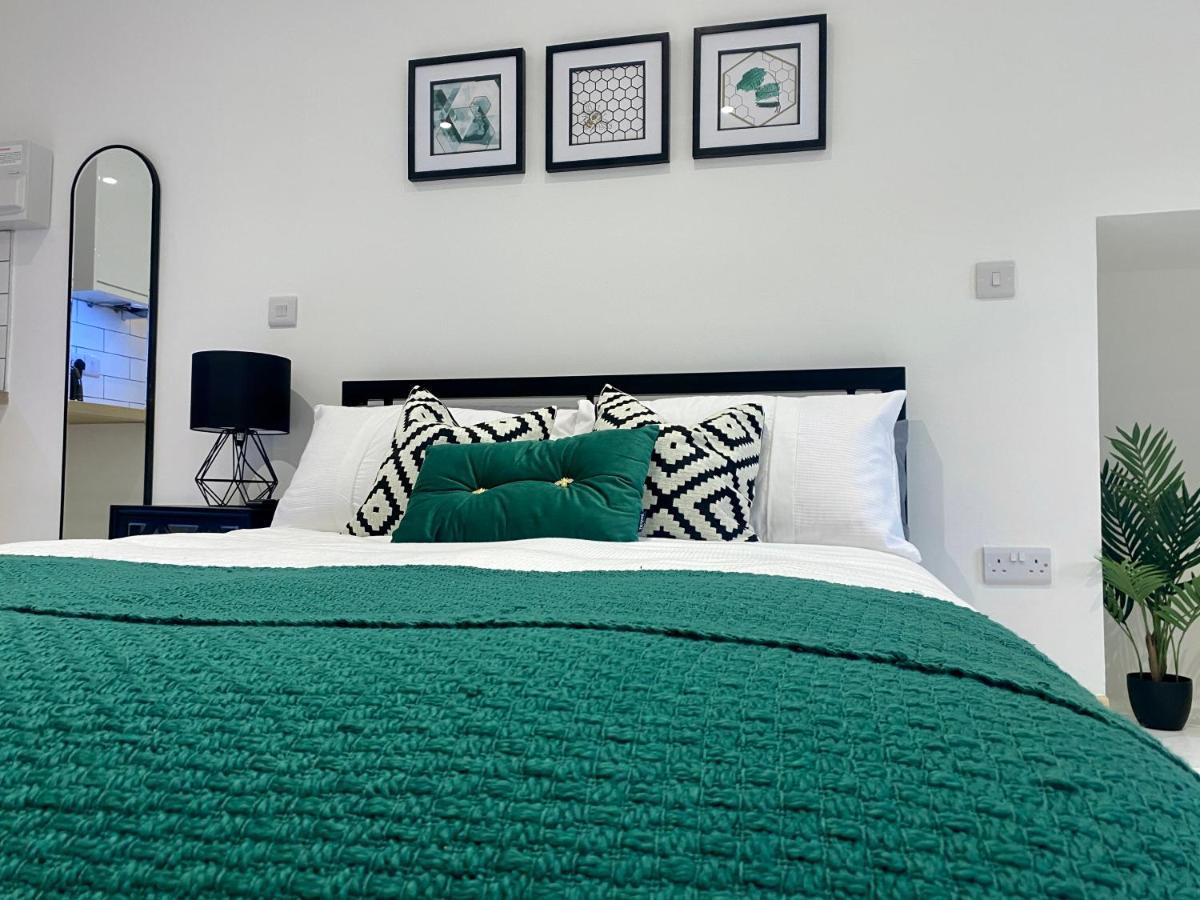 Stylish Studio Apartment In Centre Of セント・クリアーズ エクステリア 写真